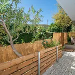 Hidden Sea Crest By 