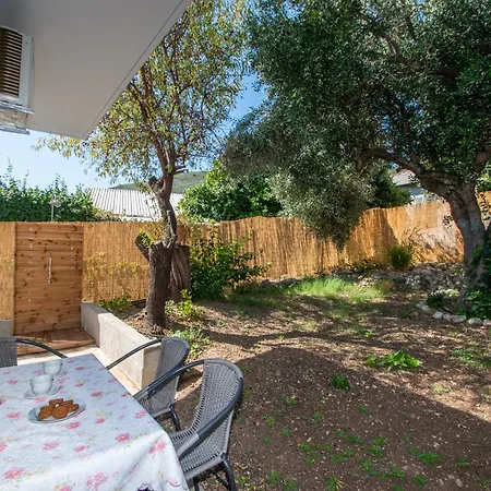 Villa Hidden Sea Crest By 